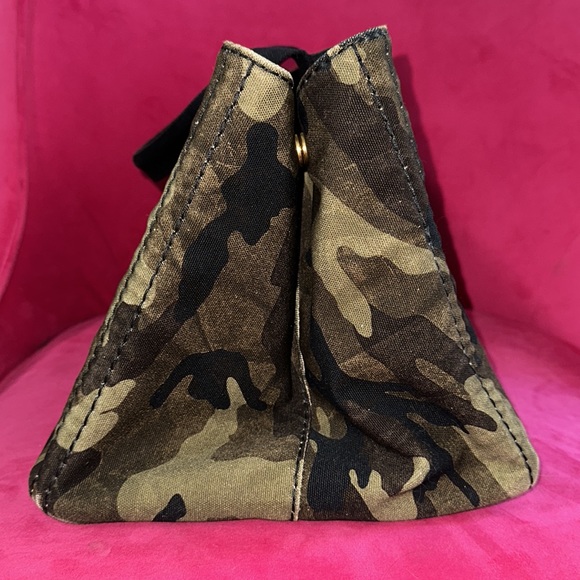 Prada Canapa travel work tote in camo large size - Picture 5 of 16
